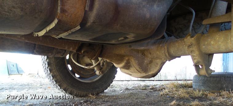 image for item CB9826 2005 Ford F250 Super Duty XL pickup truck