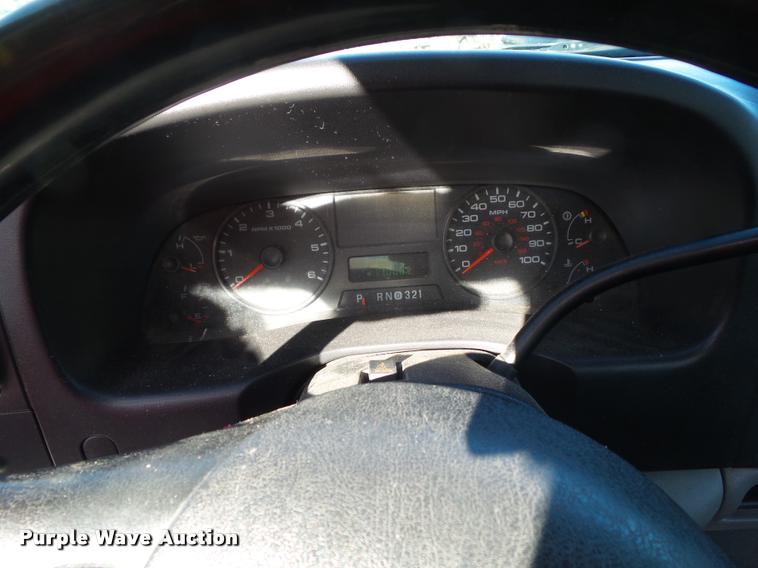 image for item CB9826 2005 Ford F250 Super Duty XL pickup truck