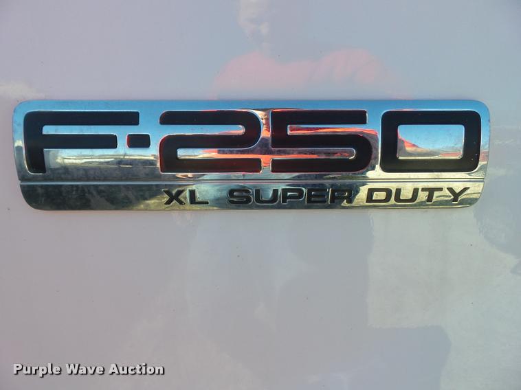 image for item CB9826 2005 Ford F250 Super Duty XL pickup truck