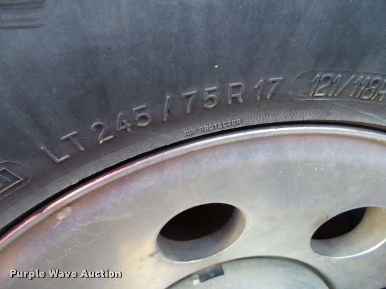 image for item CB9826 2005 Ford F250 Super Duty XL pickup truck