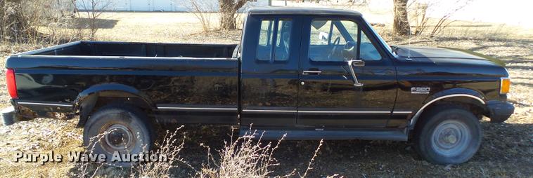 image for item CB9827 1991 Ford F250 HD XLT SuperCab pickup truck