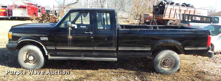 image for item CB9827 1991 Ford F250 HD XLT SuperCab pickup truck