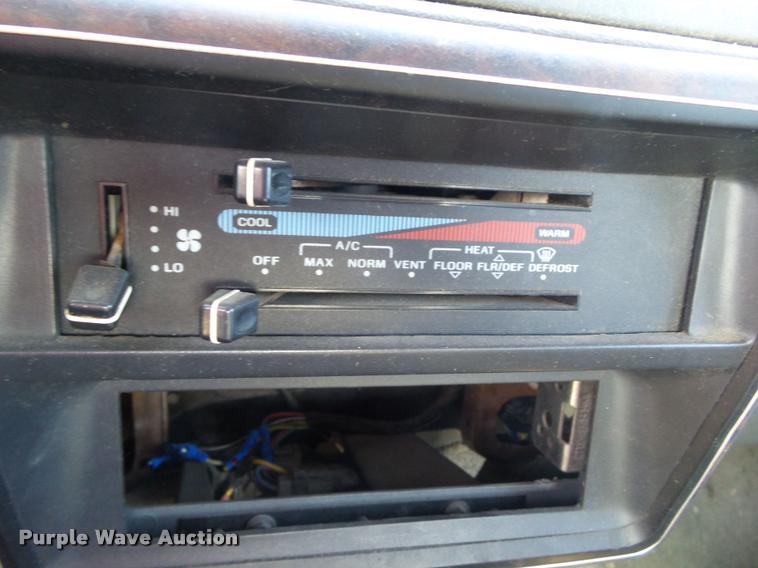 image for item CB9827 1991 Ford F250 HD XLT SuperCab pickup truck