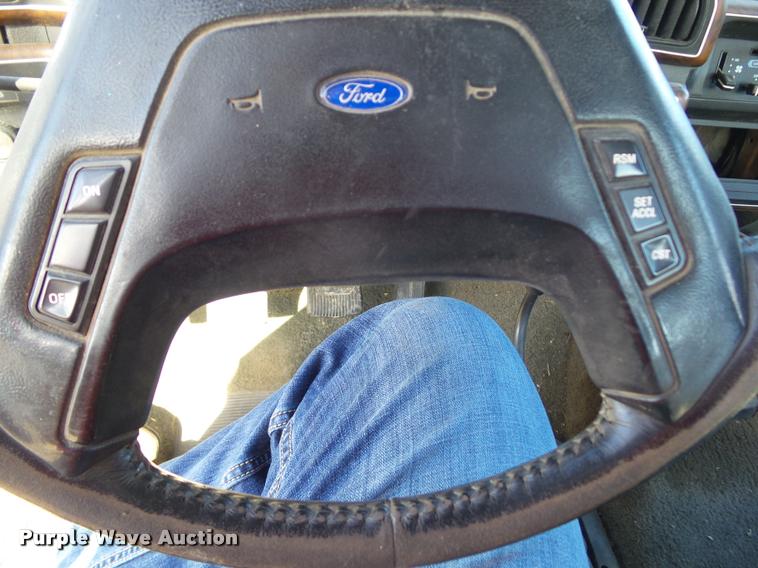 image for item CB9827 1991 Ford F250 HD XLT SuperCab pickup truck