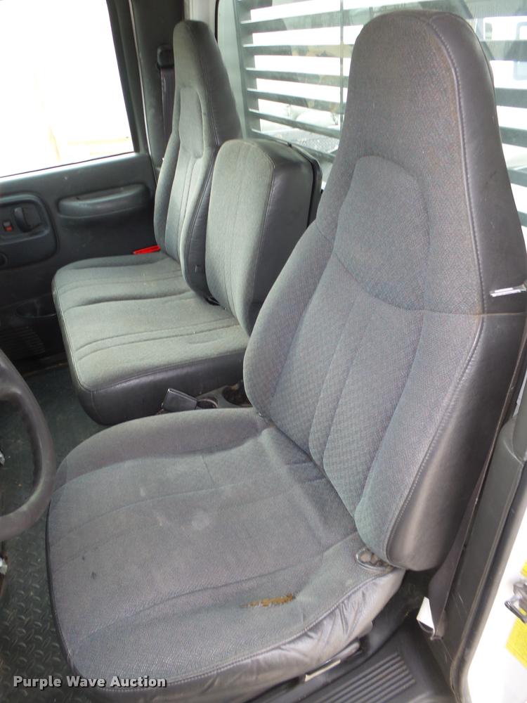 image for item DA0544 2003 GMC C4500 flatbed truck