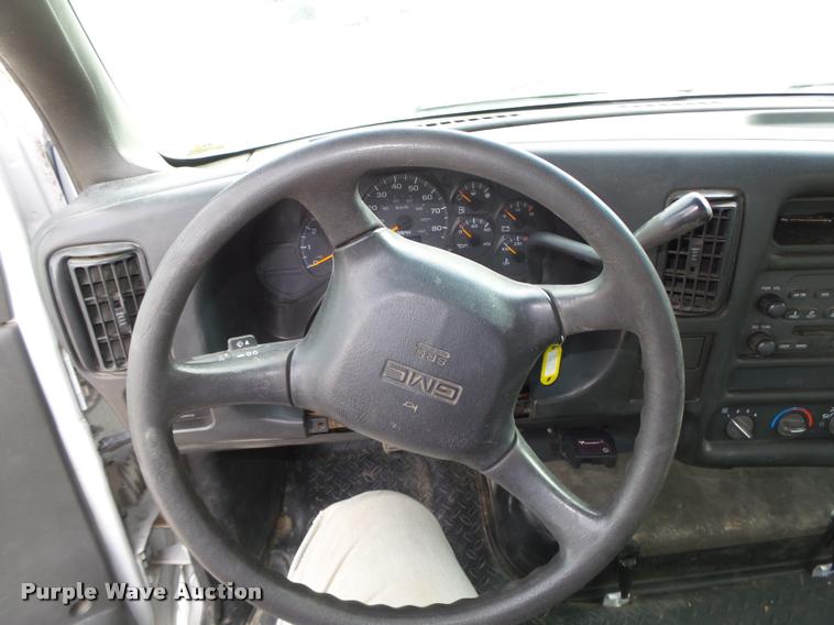 image for item DA0544 2003 GMC C4500 flatbed truck