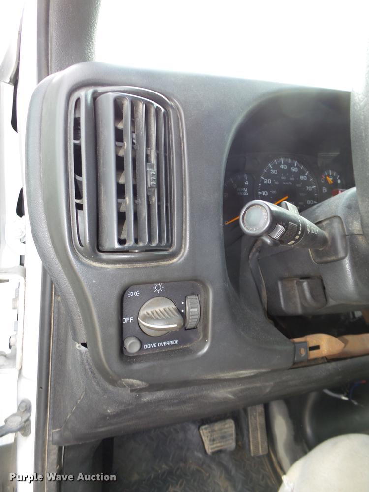 image for item DA0544 2003 GMC C4500 flatbed truck