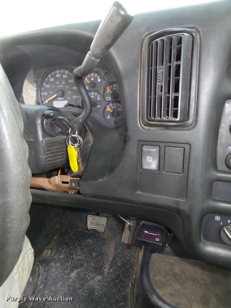 image for item DA0544 2003 GMC C4500 flatbed truck