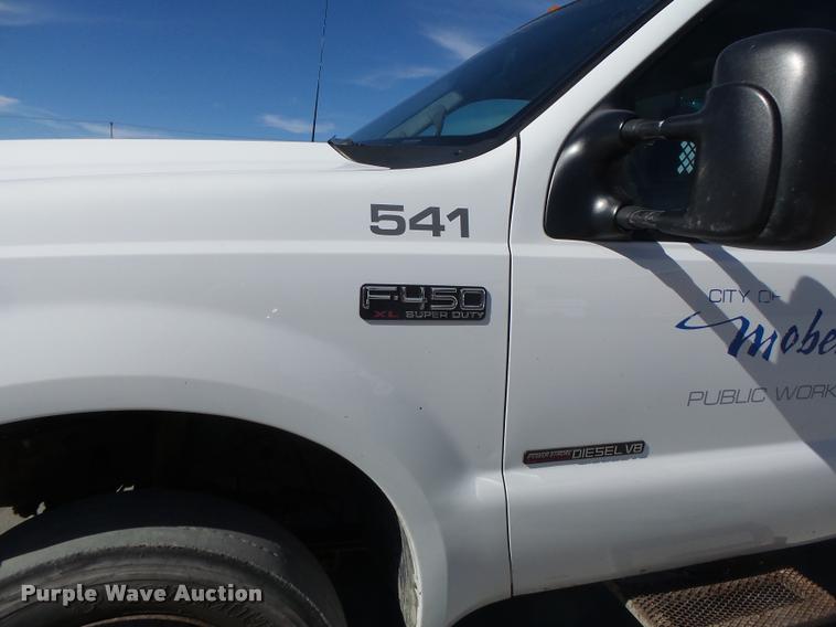 image for item DA3330 2000 Ford F450 Super Duty flatbed truck