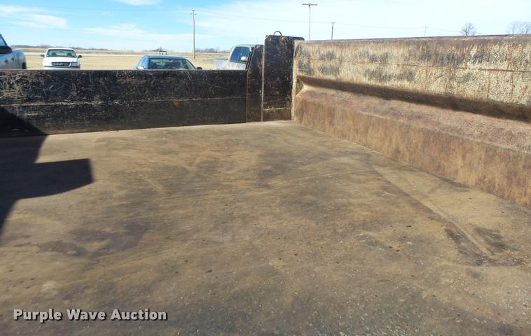 image for item DA3330 2000 Ford F450 Super Duty flatbed truck