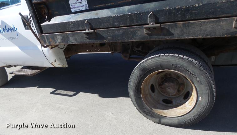 image for item DA3330 2000 Ford F450 Super Duty flatbed truck