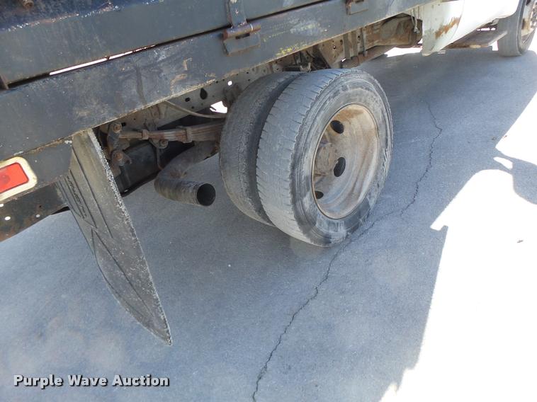 image for item DA3330 2000 Ford F450 Super Duty flatbed truck