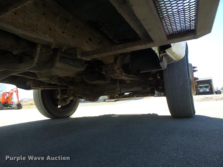 image for item DA3330 2000 Ford F450 Super Duty flatbed truck