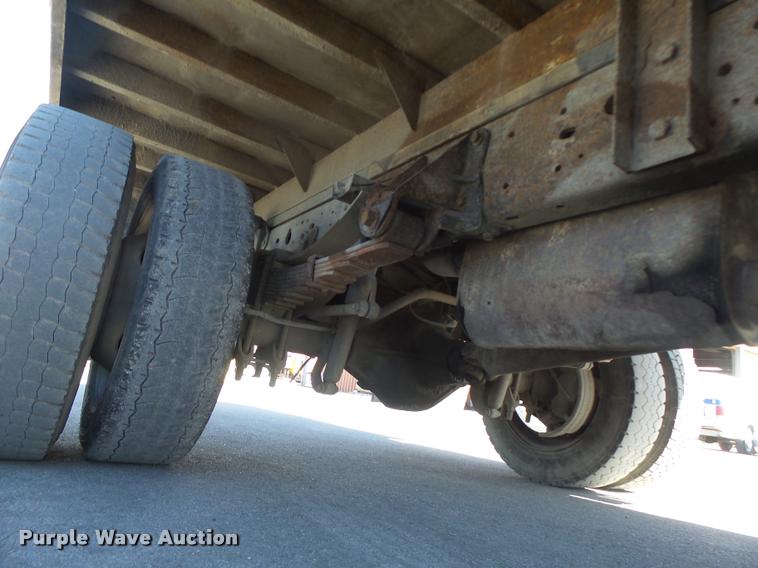 image for item DA3330 2000 Ford F450 Super Duty flatbed truck