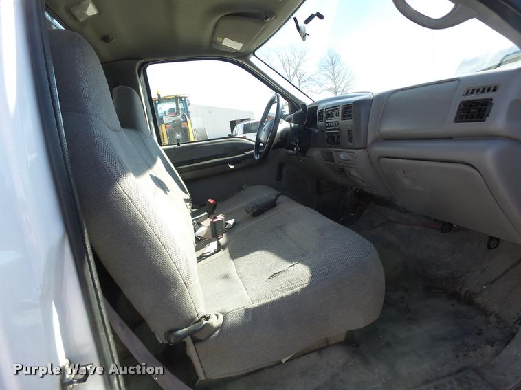 image for item DA3330 2000 Ford F450 Super Duty flatbed truck