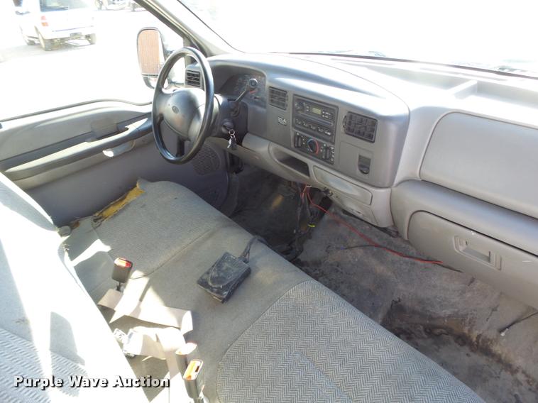 image for item DA3330 2000 Ford F450 Super Duty flatbed truck