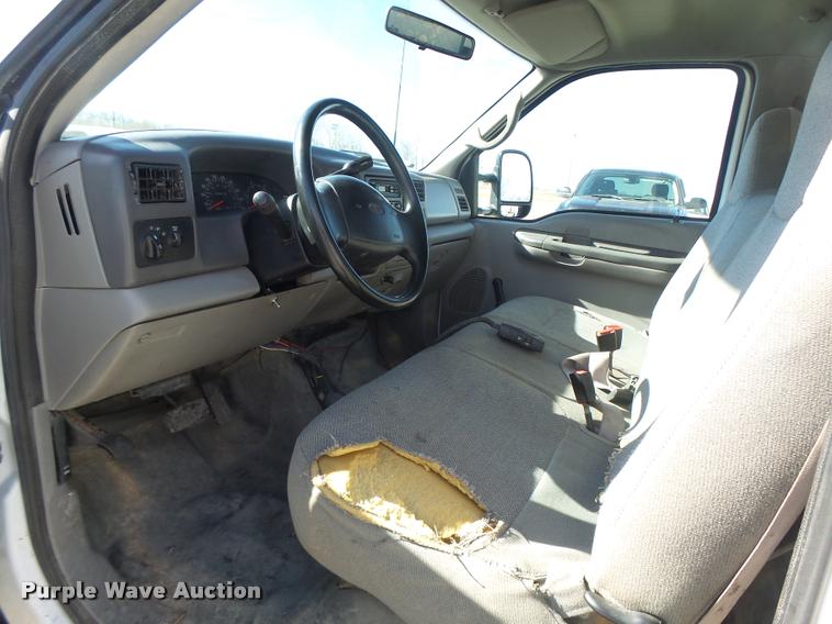 image for item DA3330 2000 Ford F450 Super Duty flatbed truck