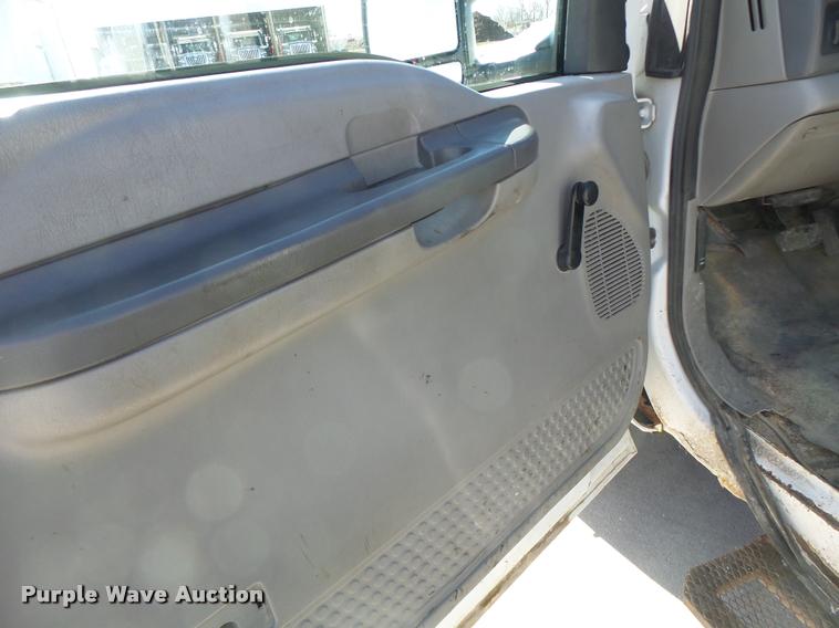 image for item DA3330 2000 Ford F450 Super Duty flatbed truck