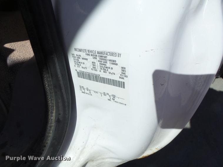 image for item DA3330 2000 Ford F450 Super Duty flatbed truck