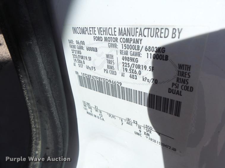 image for item DA3330 2000 Ford F450 Super Duty flatbed truck