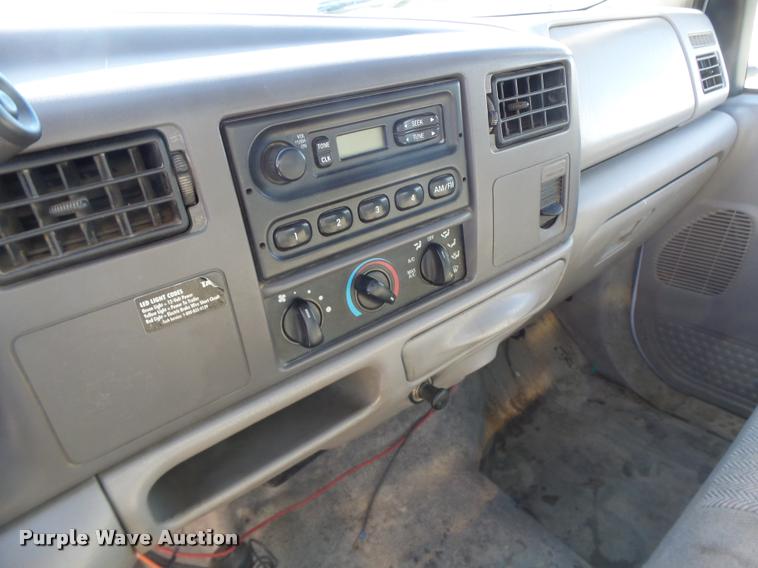 image for item DA3330 2000 Ford F450 Super Duty flatbed truck