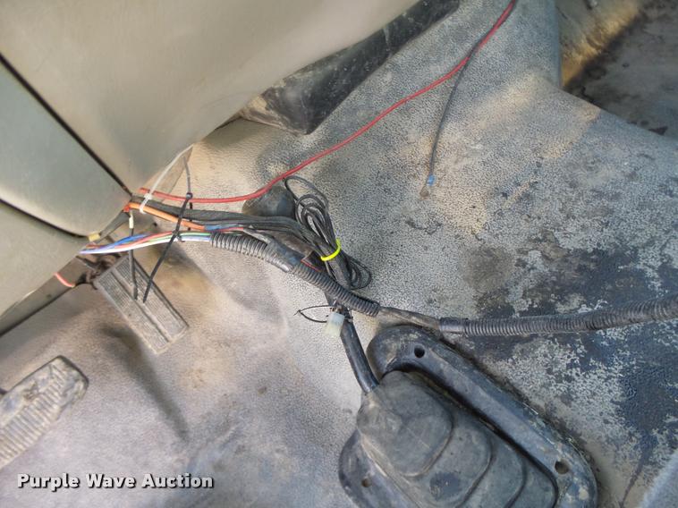 image for item DA3330 2000 Ford F450 Super Duty flatbed truck