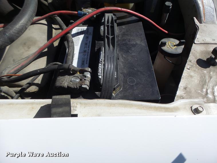 image for item DA3330 2000 Ford F450 Super Duty flatbed truck