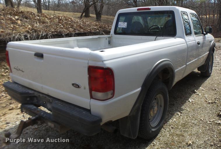 image for item DA3331 2000 Ford Ranger SuperCab pickup truck