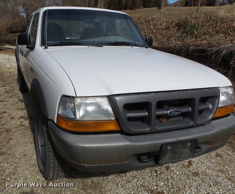 image for item DA3331 2000 Ford Ranger SuperCab pickup truck