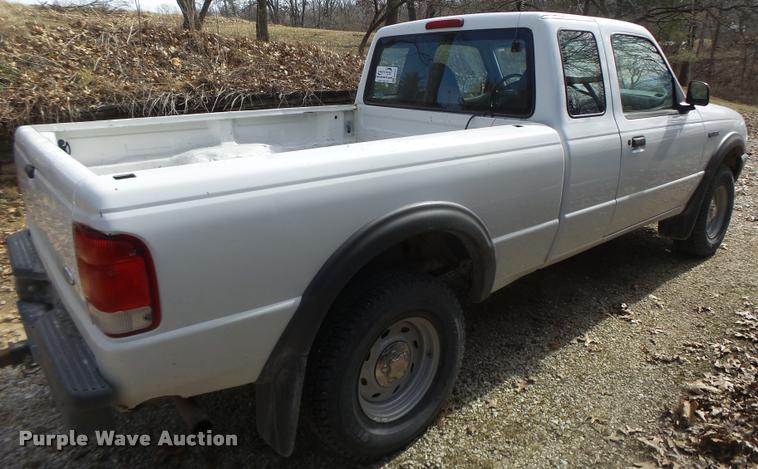 image for item DA3331 2000 Ford Ranger SuperCab pickup truck