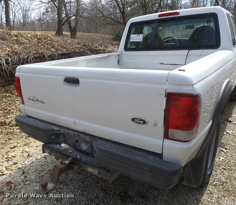 image for item DA3331 2000 Ford Ranger SuperCab pickup truck