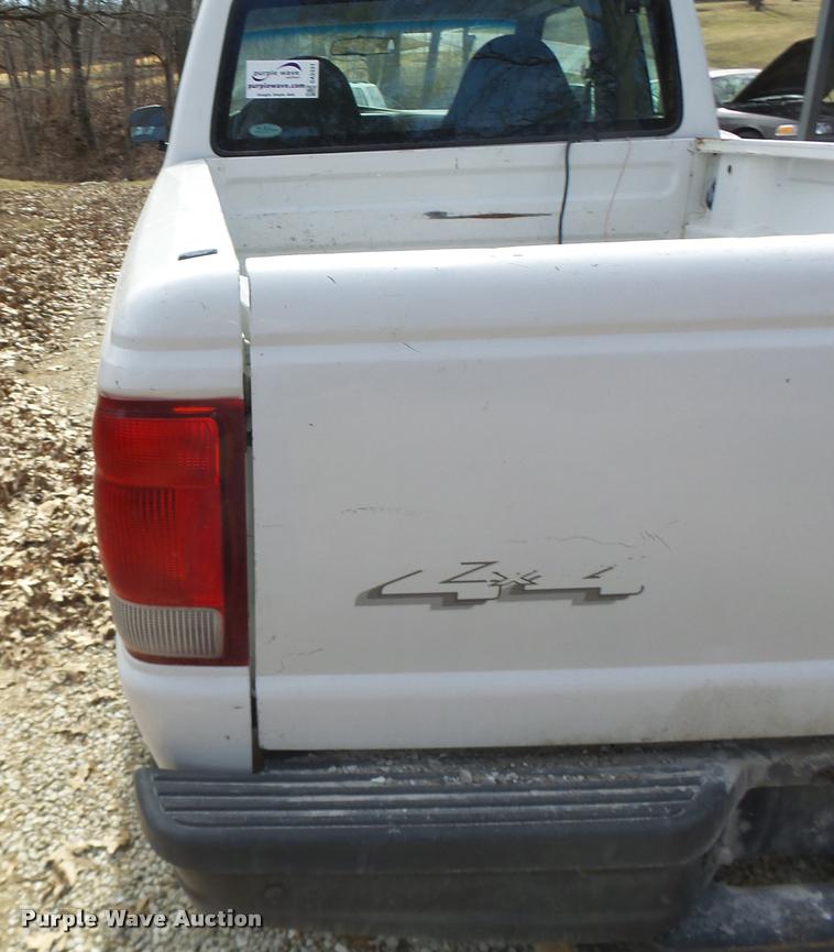 image for item DA3331 2000 Ford Ranger SuperCab pickup truck