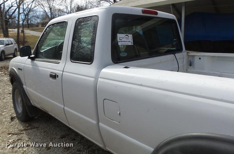 image for item DA3331 2000 Ford Ranger SuperCab pickup truck