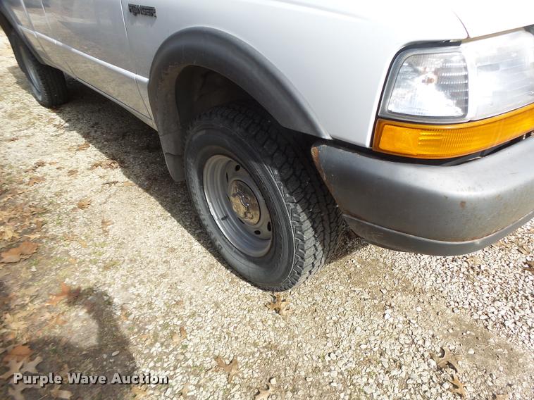 image for item DA3331 2000 Ford Ranger SuperCab pickup truck