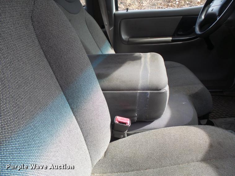 image for item DA3331 2000 Ford Ranger SuperCab pickup truck