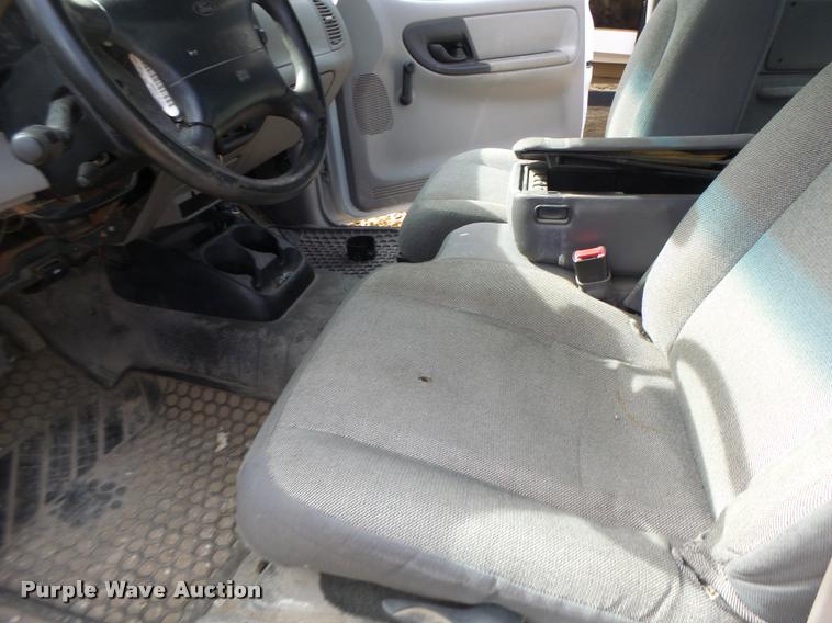 image for item DA3331 2000 Ford Ranger SuperCab pickup truck