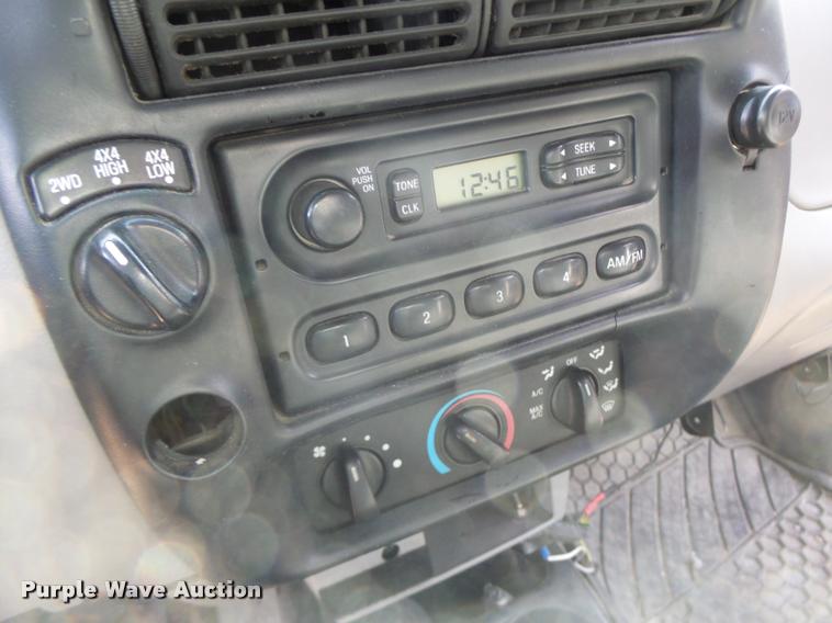 image for item DA3331 2000 Ford Ranger SuperCab pickup truck