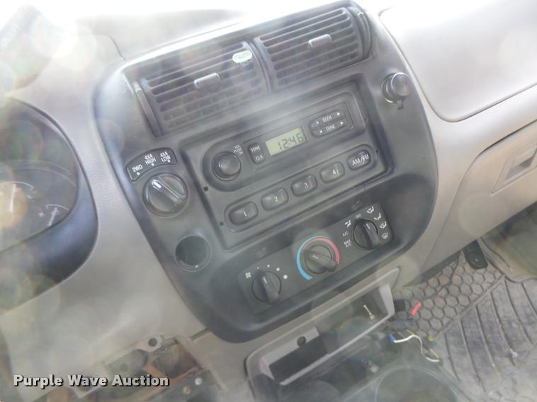 image for item DA3331 2000 Ford Ranger SuperCab pickup truck