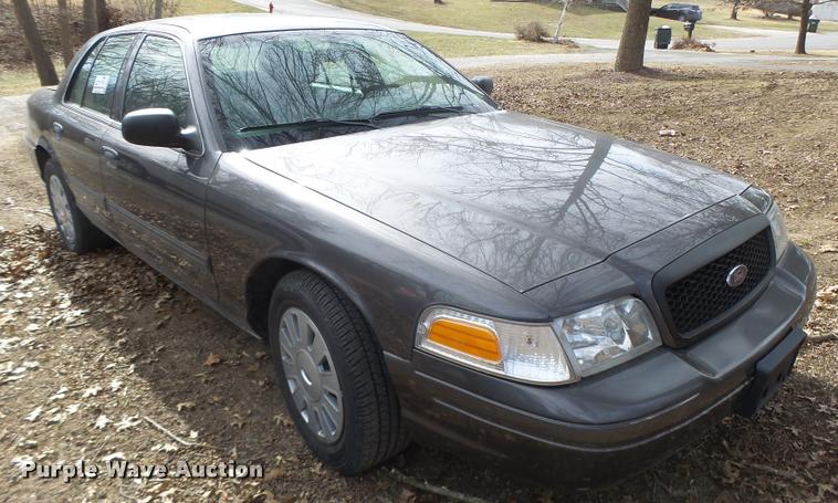 image for item DA3332 2010 Ford Crown Victoria Police Interceptor