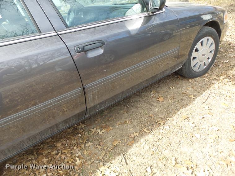 image for item DA3332 2010 Ford Crown Victoria Police Interceptor