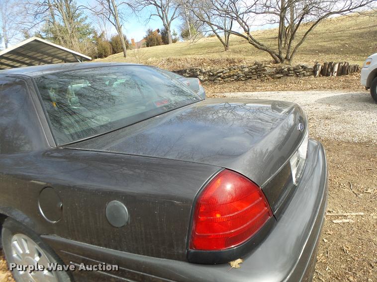 image for item DA3332 2010 Ford Crown Victoria Police Interceptor
