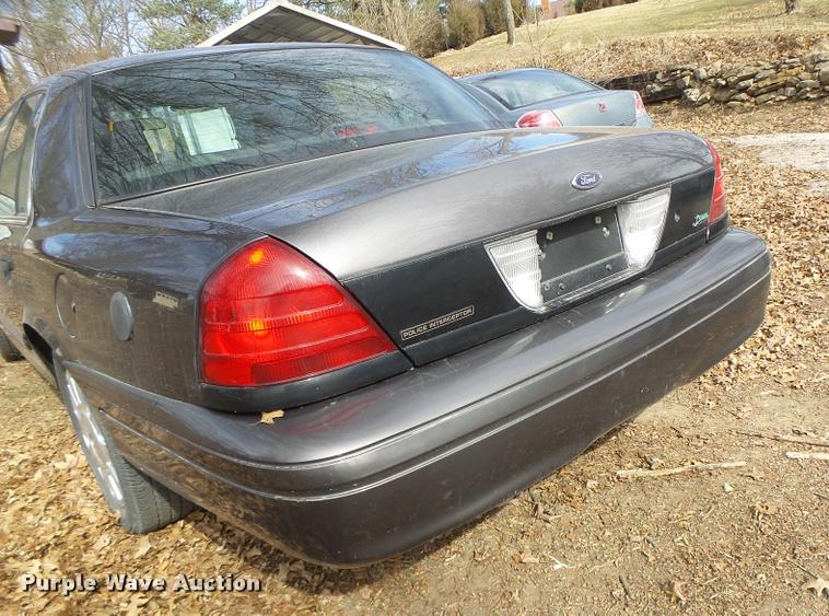 image for item DA3332 2010 Ford Crown Victoria Police Interceptor