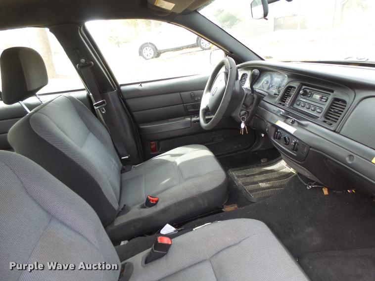 image for item DA3332 2010 Ford Crown Victoria Police Interceptor