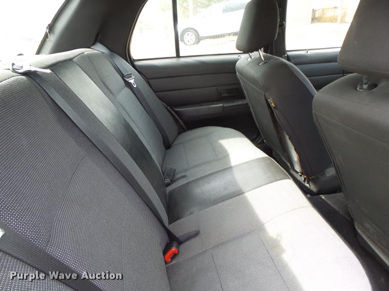 image for item DA3332 2010 Ford Crown Victoria Police Interceptor