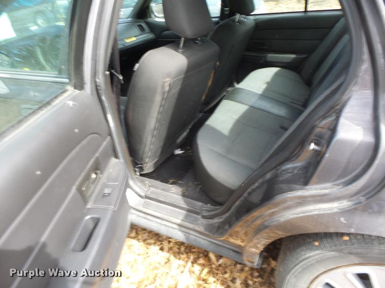 image for item DA3332 2010 Ford Crown Victoria Police Interceptor