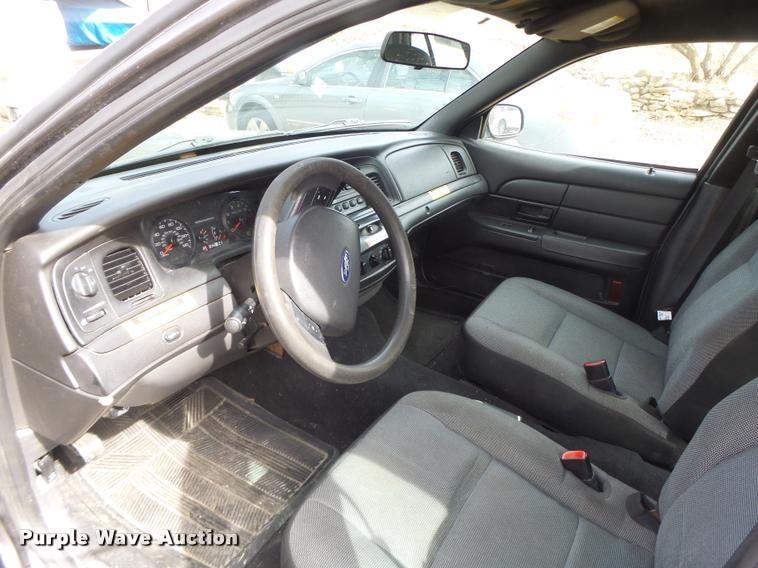 image for item DA3332 2010 Ford Crown Victoria Police Interceptor