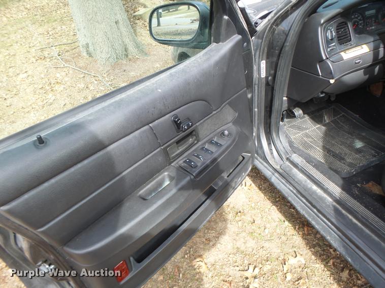 image for item DA3332 2010 Ford Crown Victoria Police Interceptor