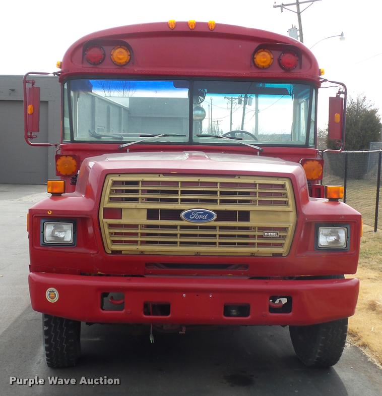image for item DA4003 Ford B700 bus