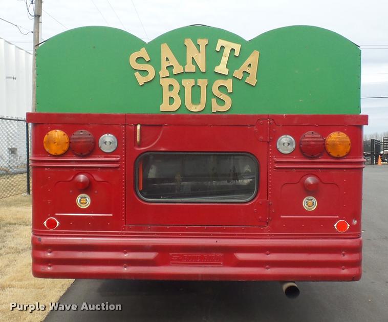 image for item DA4003 Ford B700 bus