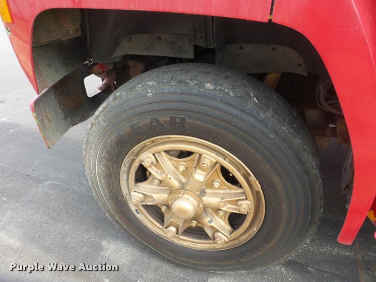 image for item DA4003 Ford B700 bus